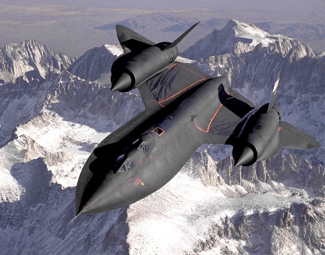 Lockheed sr-71 blackbird : the legendary skunk works