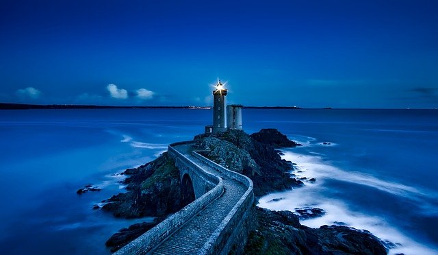 evolution of lighthouse technology