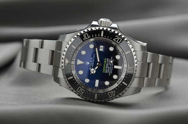 The tale of Rolex : the king of wristwatch
