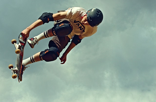 History Of Skateboarding : From Water To Sidewalk Surfing
