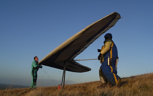 Free As A bird : History Of Hang Gliding