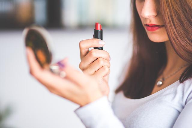 Lipstick History : From Cleopatra To Modern Culture