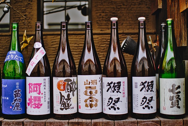 Guide To Sake : The Japanese Heritage Liquor