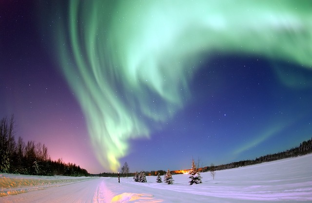 Polar Light : A Brief Guide To Aurora